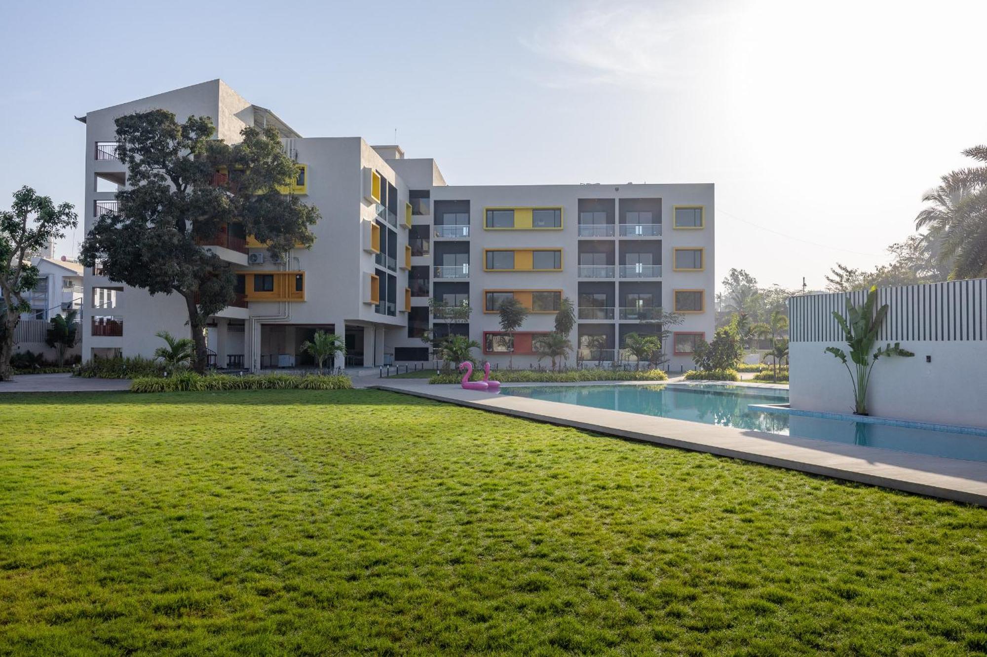 Saavi Suites Daman Kültér fotó