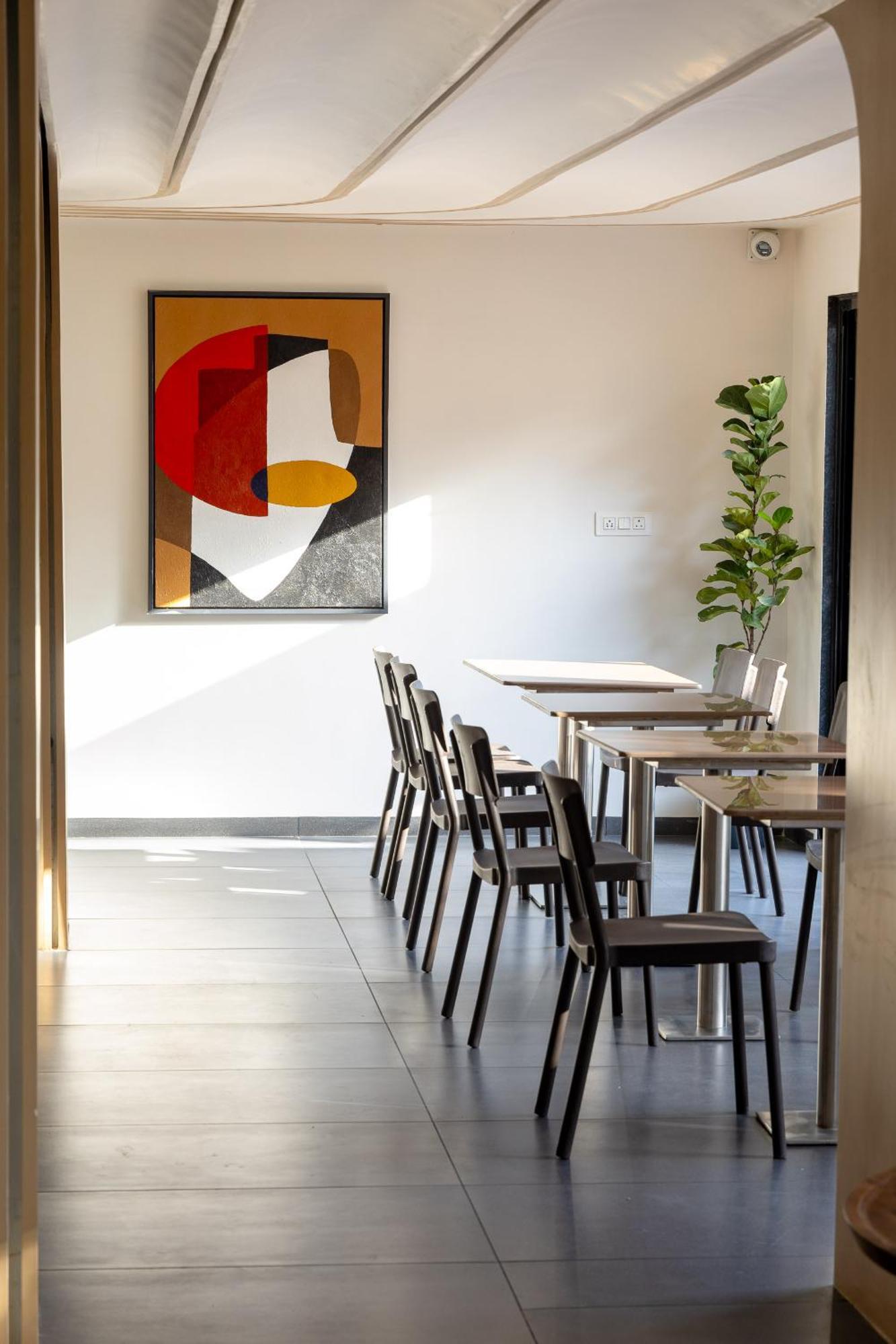 Saavi Suites Daman Kültér fotó