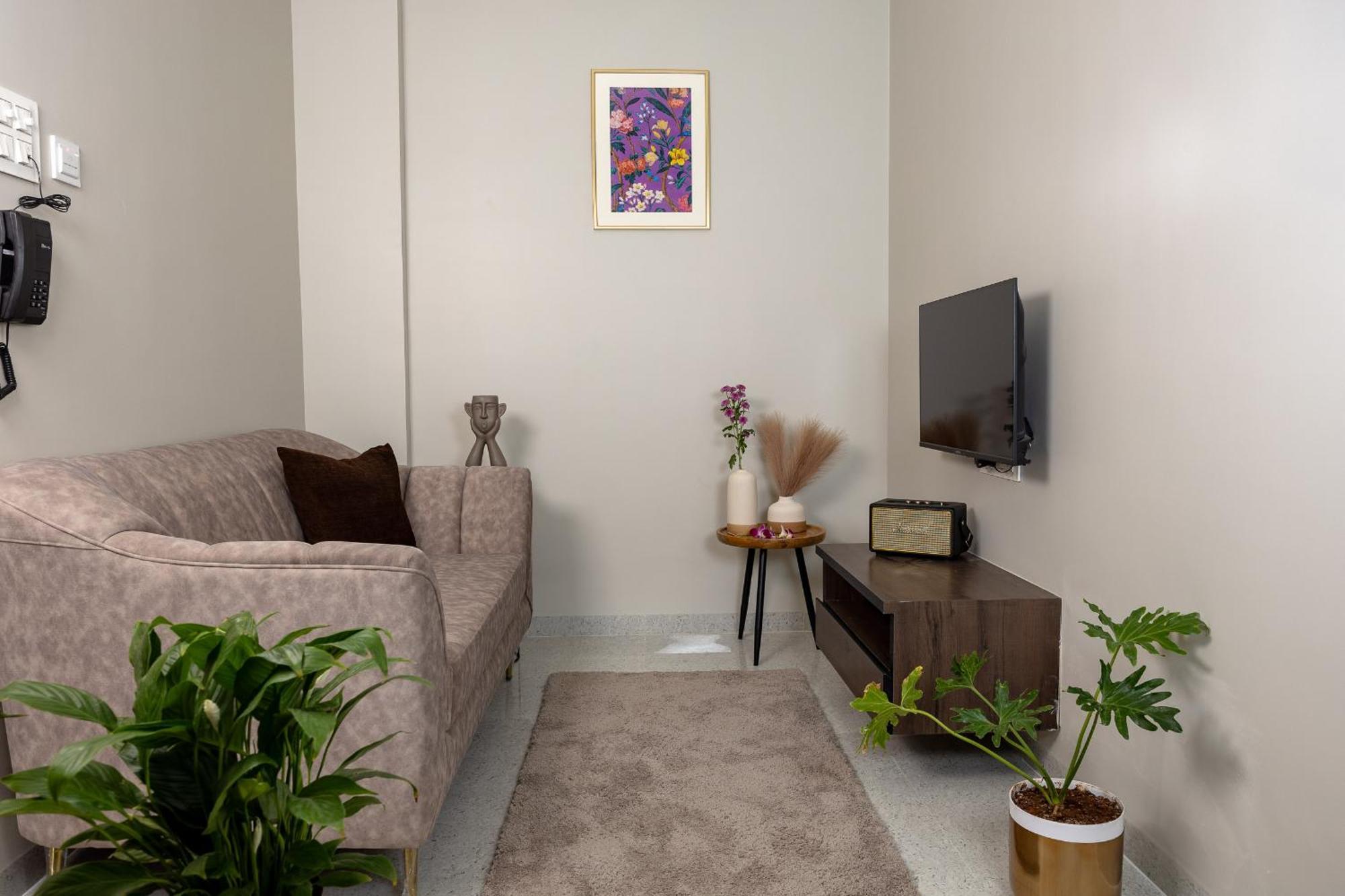 Saavi Suites Daman Kültér fotó