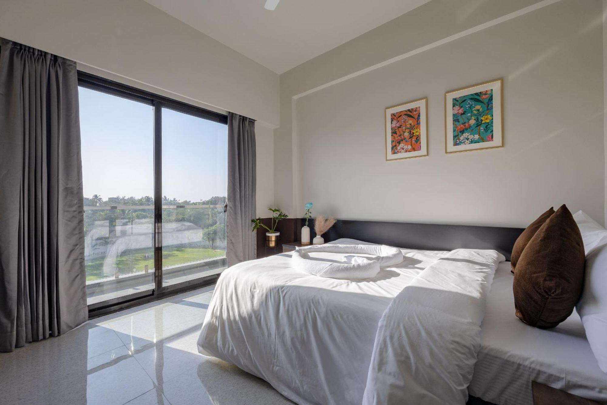 Saavi Suites Daman Kültér fotó