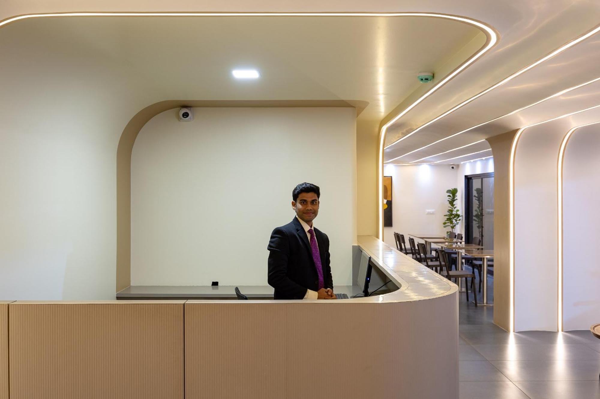 Saavi Suites Daman Kültér fotó