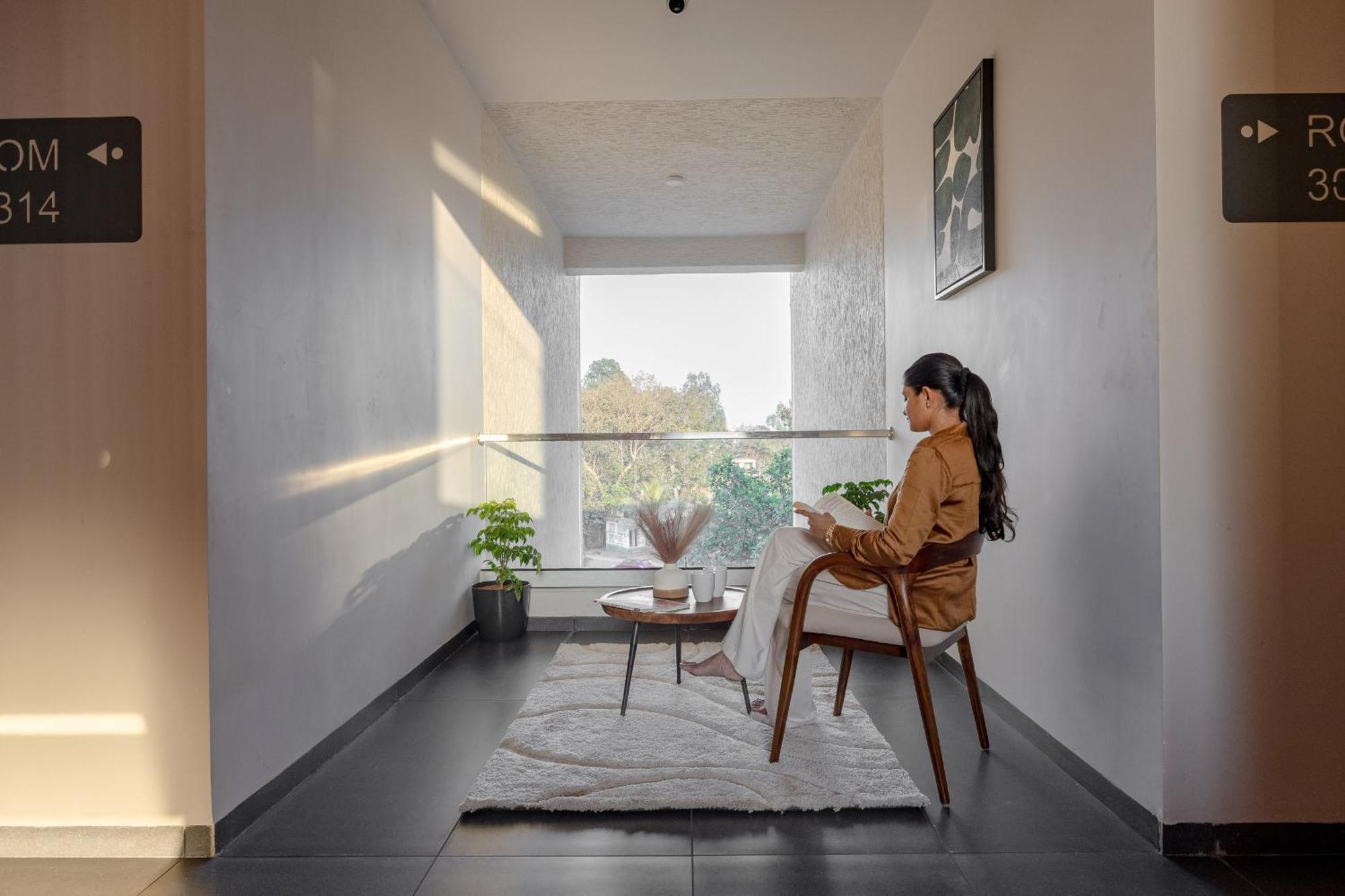 Saavi Suites Daman Kültér fotó